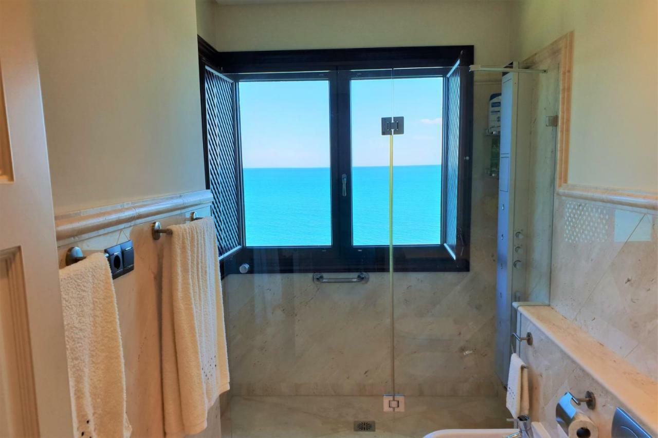 Luxury Apartment Frontal To The Sea In Estepona Doncella Beach Dış mekan fotoğraf