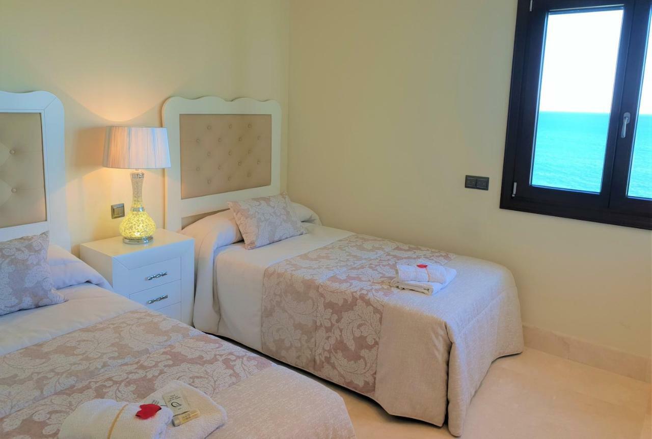 Luxury Apartment Frontal To The Sea In Estepona Doncella Beach Dış mekan fotoğraf