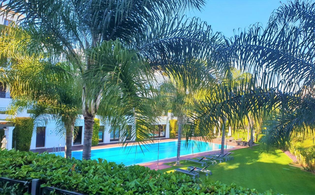 Luxury Apartment Frontal To The Sea In Estepona Doncella Beach Dış mekan fotoğraf